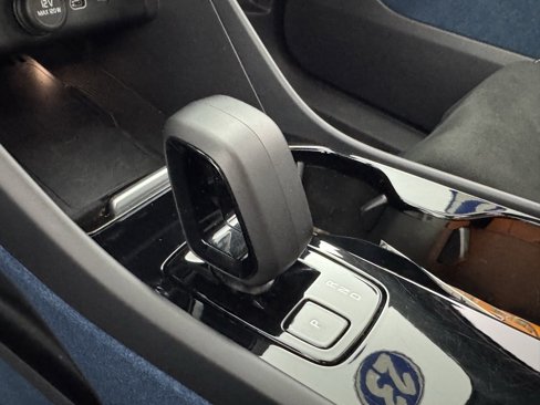 Certified 2023 Volvo XC40 Recharge Ultimate w/ Protection Package Premier image 21