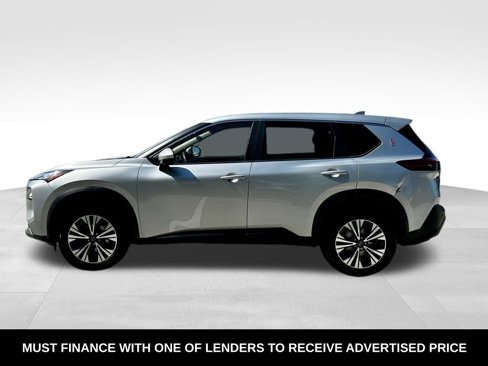 Used 2023 Nissan Rogue SV image 3