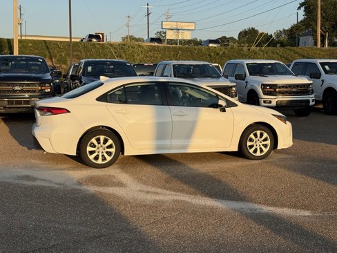 Used 2024 Toyota Corolla LE image 4
