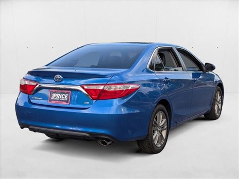 Used 2017 Toyota Camry SE image 5