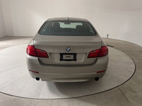 Used 2011 BMW 535i xDrive Sedan image 11