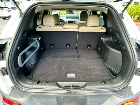 Used 2017 Jeep Cherokee Limited image 32