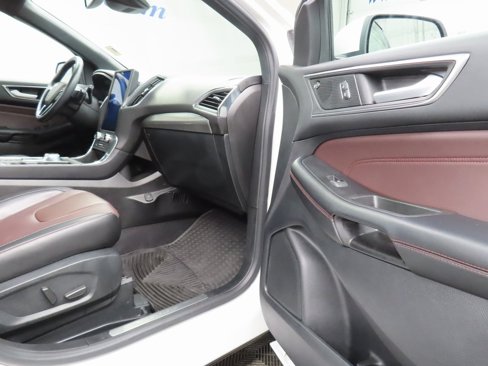 Used 2022 Ford Edge Titanium w/ Equipment Group 301A image 28