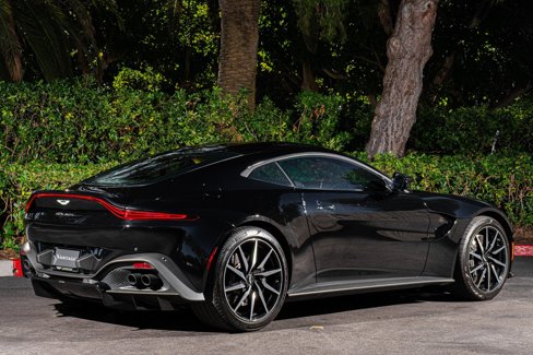 Used 2020 Aston Martin V8 Vantage Coupe image 3