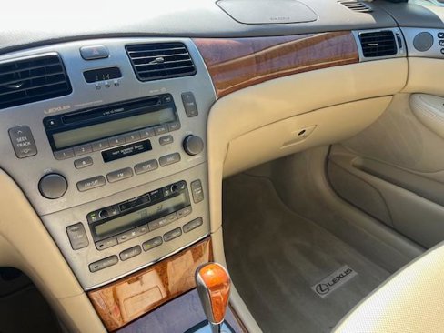 Used 2005 Lexus ES 330 image 6
