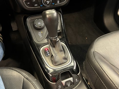 Used 2020 Jeep Compass Limited image 17