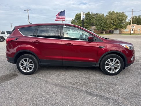 Used 2019 Ford Escape SE image 5