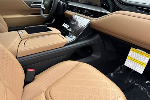 New 2025 INFINITI QX80 Luxe image 18