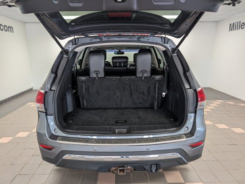 Used 2015 Nissan Pathfinder Platinum w/ Family Entertainment Package image 24