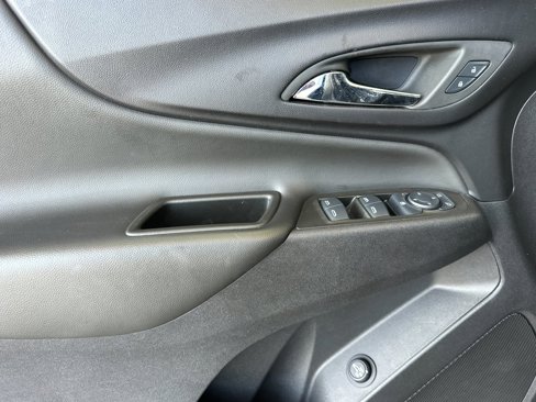 Used 2024 Chevrolet Equinox LT image 11