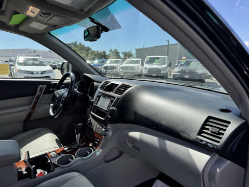 Used 2013 Toyota Highlander Limited image 38