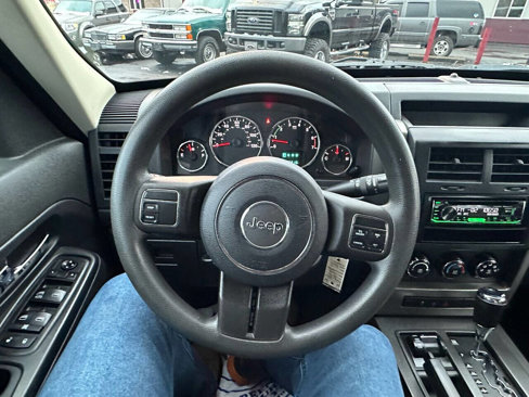 Used 2012 Jeep Liberty Sport image 13