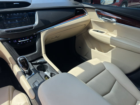 Used 2018 Cadillac XT5 Luxury w/ Driver Awareness Package image 14