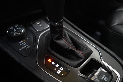 Used 2019 Jeep Cherokee Trailhawk w/ Cold Weather Group image 25