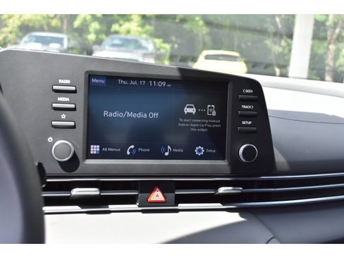 New 2025 Hyundai Elantra SE image 21