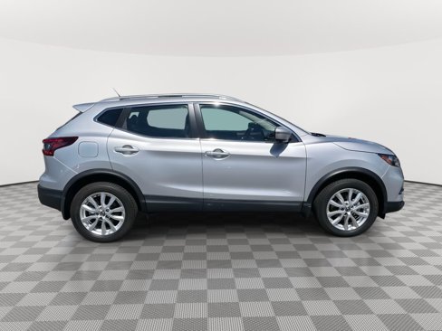 Used 2022 Nissan Rogue Sport SV w/ Technology Package image 8