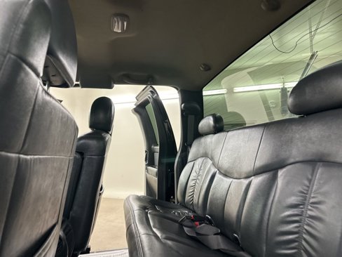 Used 2001 Chevrolet Silverado 3500 LT image 26