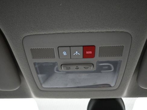 Used 2022 Hyundai Venue Limited w/ Cargo Package image 25