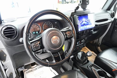 Used 2015 Jeep Wrangler Unlimited Sahara image 11