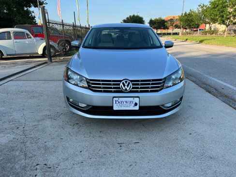 Used 2013 Volkswagen Passat TDI SE image 3
