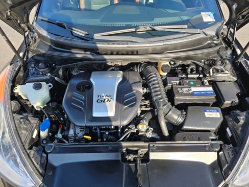 Used 2016 Hyundai Veloster Turbo image 12