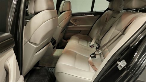 Used 2013 BMW 550i xDrive Sedan image 19
