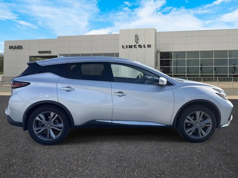 Used 2020 Nissan Murano Platinum image 2