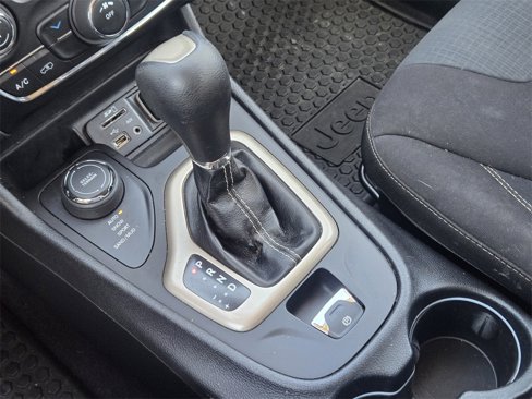 Used 2016 Jeep Cherokee Latitude w/ Safety/Convenience Group image 15
