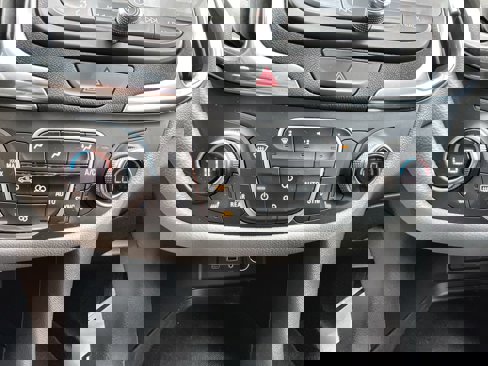 Used 2020 Chevrolet Equinox LT image 18