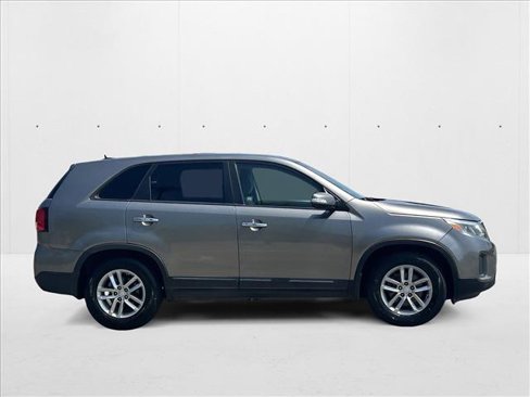Used 2014 Kia Sorento LX image 4