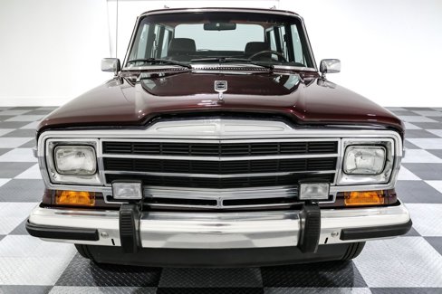 Used 1989 Jeep Grand Wagoneer image 2