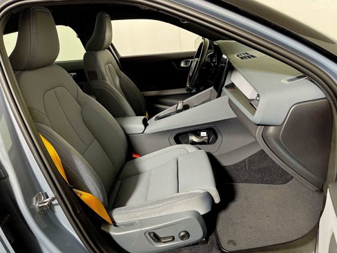 Used 2022 Polestar Polestar 2 w/ Performance Package image 21