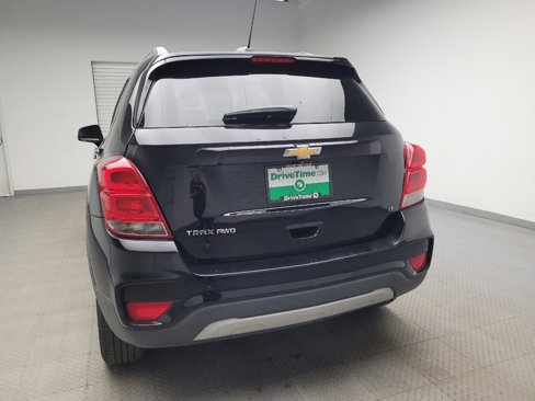 Used 2017 Chevrolet Trax LT w/ LT Convenience Package image 6