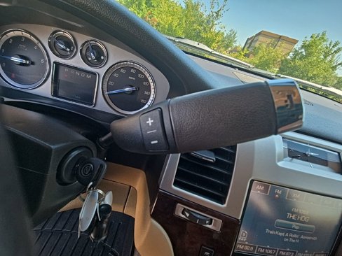 Used 2012 Cadillac Escalade ESV Luxury image 18