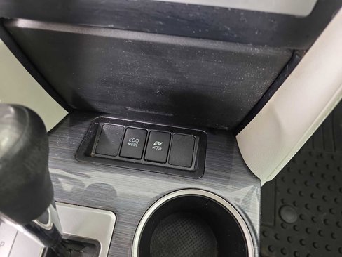 Used 2014 Toyota Camry XLE image 18