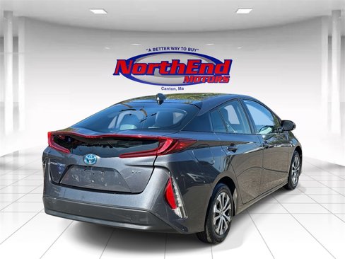Used 2020 Toyota Prius Prime XLE image 4