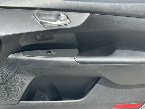 Used 2023 Kia Forte LXS image 12