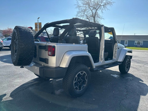 Used 2012 Jeep Wrangler Unlimited Sahara image 9