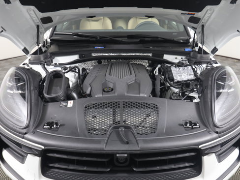 New 2025 Porsche Macan image 22
