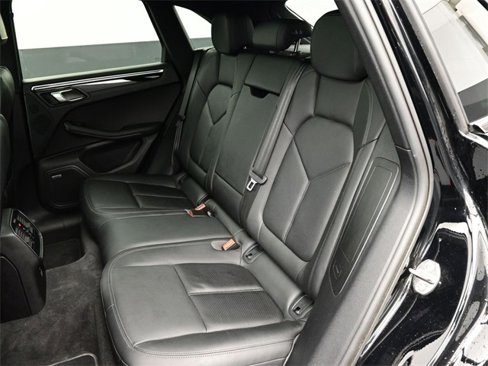 Certified 2021 Porsche Macan S image 16
