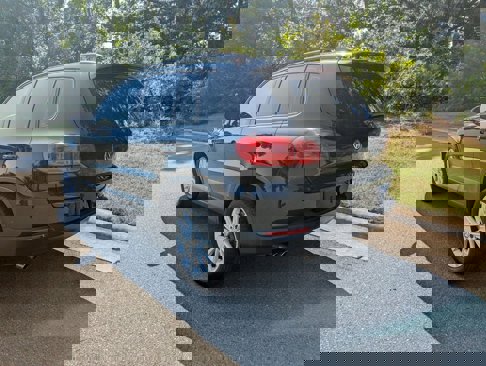 Used 2017 Volkswagen Tiguan Limited w/ Premium Package image 7