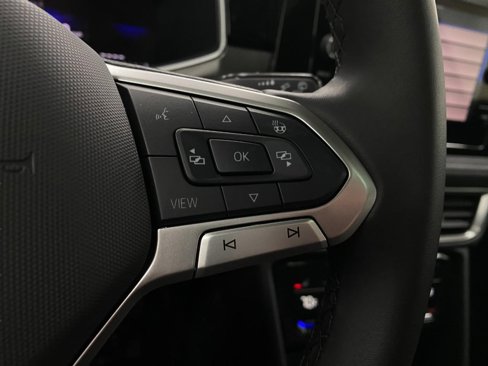 New 2025 Volkswagen Taos SE image 20