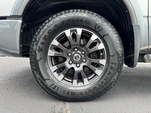 Used 2017 Nissan Titan PRO-4X image 11