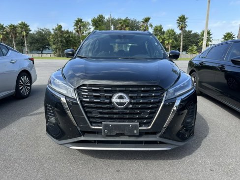 Used 2024 Nissan Kicks SR image 3