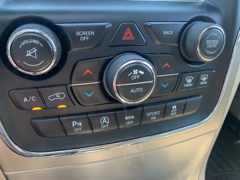Used 2017 Jeep Grand Cherokee Limited image 19