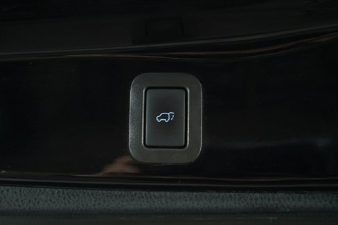 Used 2019 Toyota Highlander XLE image 17