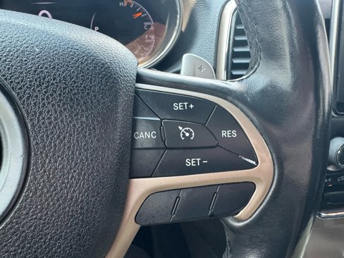 Used 2014 Jeep Grand Cherokee Limited w/ Luxury Group II image 14