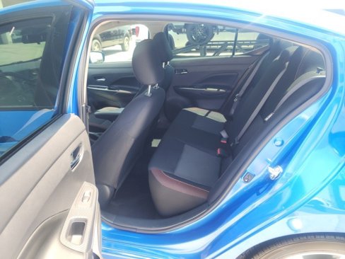 Used 2022 Nissan Versa SR image 19