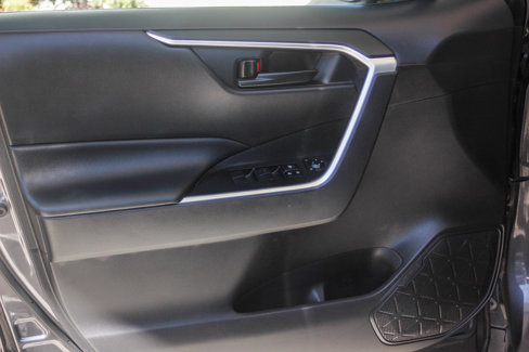 Used 2022 Toyota RAV4 LE image 24