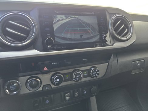 Used 2018 Toyota Tacoma TRD Sport image 51